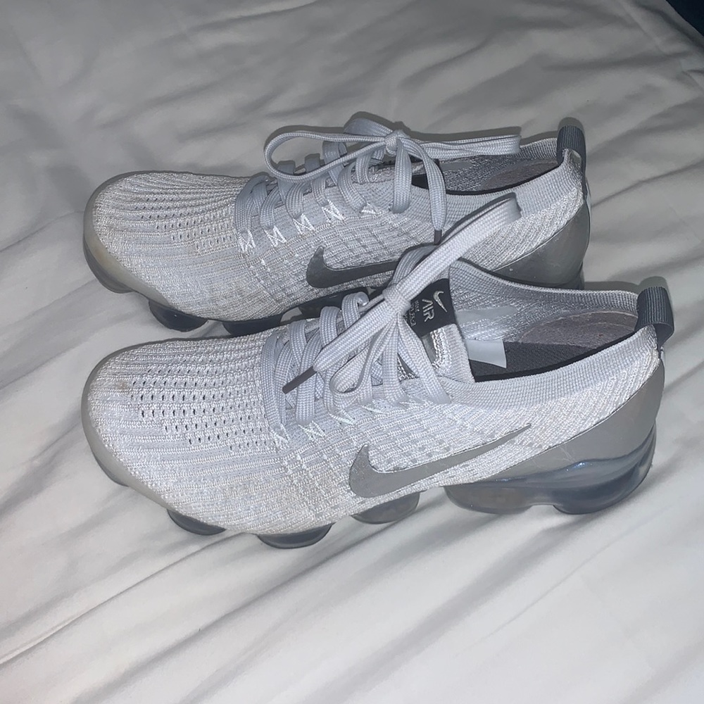 Women’s Nike White Vapormax Size 8.5